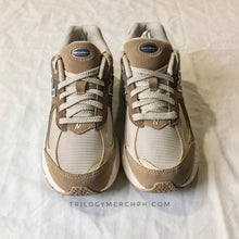 GS / Women's New Balance 2002R "Timberwolf" (GC2002SI)