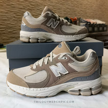 GS / Women's New Balance 2002R "Timberwolf" (GC2002SI)