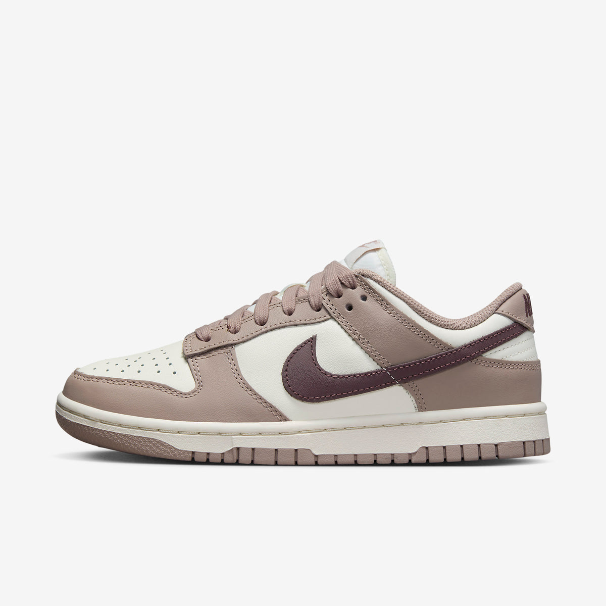 Women's Nike Dunk Low 