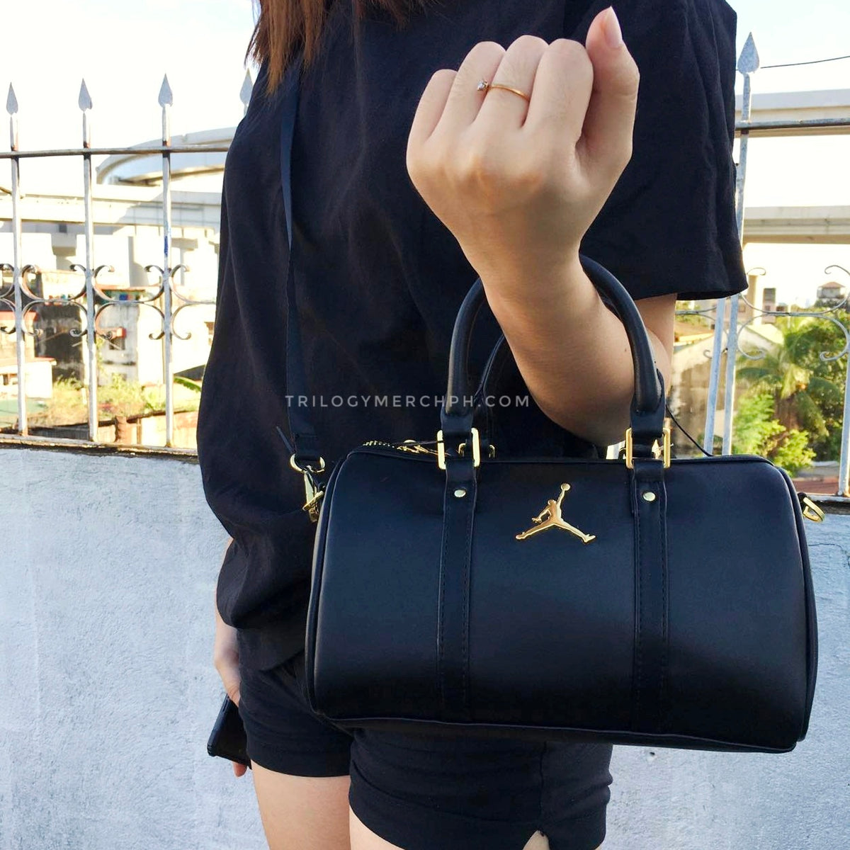 LIMITED EDITION Air Jordan Jumpman Luxe Handbag with strap