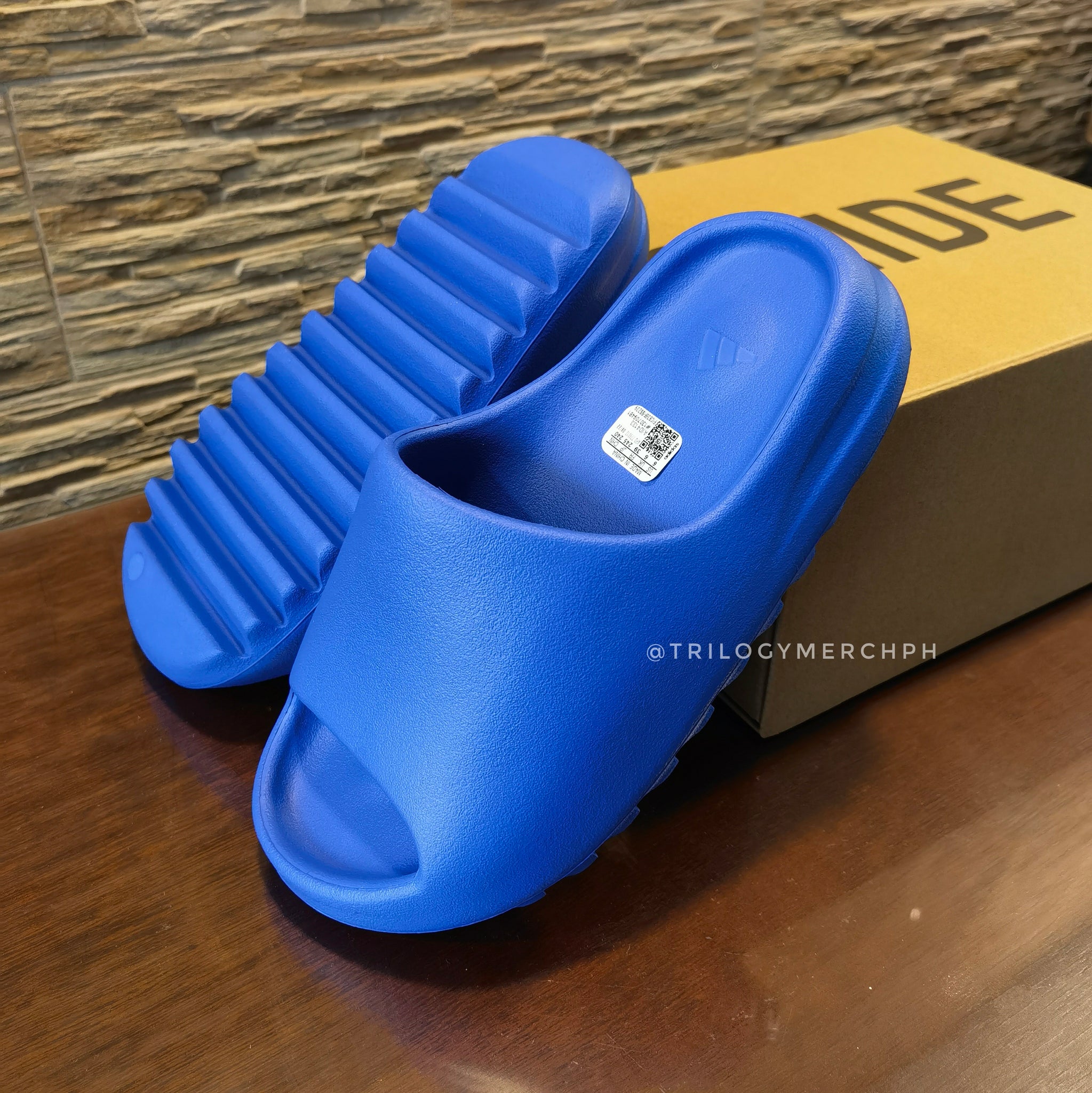 ADIDAS YEEZY Slide "Azure" (ID4133) Trilogy Merch PH ADIDAS YEEZY Slide "Azure" (ID4133) Trilogy Merch PH
