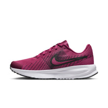 Women's Nike Defy Run Road Running Shoe (Sweet Beet/Black)(HM9593-603)