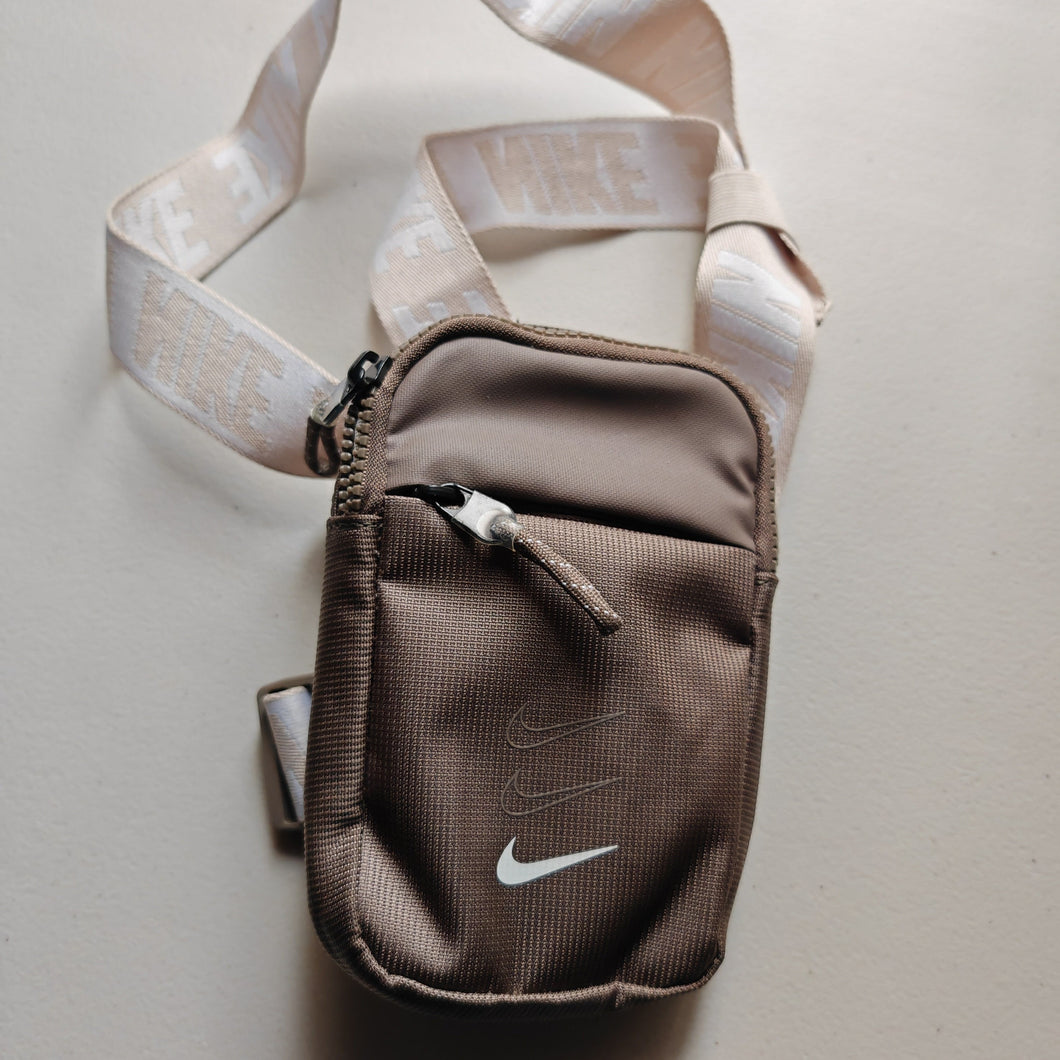 Nike Essentials Small Hip Pack (Brown/Beige)(BA5904-040)