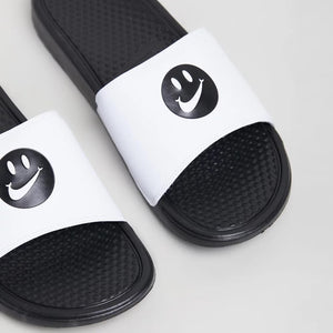 Nike Benassi Just Do It Print "Smiley - Have A Nike Day" Slides (White)(Limited Edition)