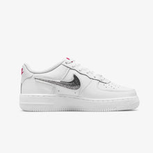GS / Women's Nike Air Force 1 Low LV8 "Jelly Swoosh" (White/Metallic Silver/Berry)(DC9651-100)
