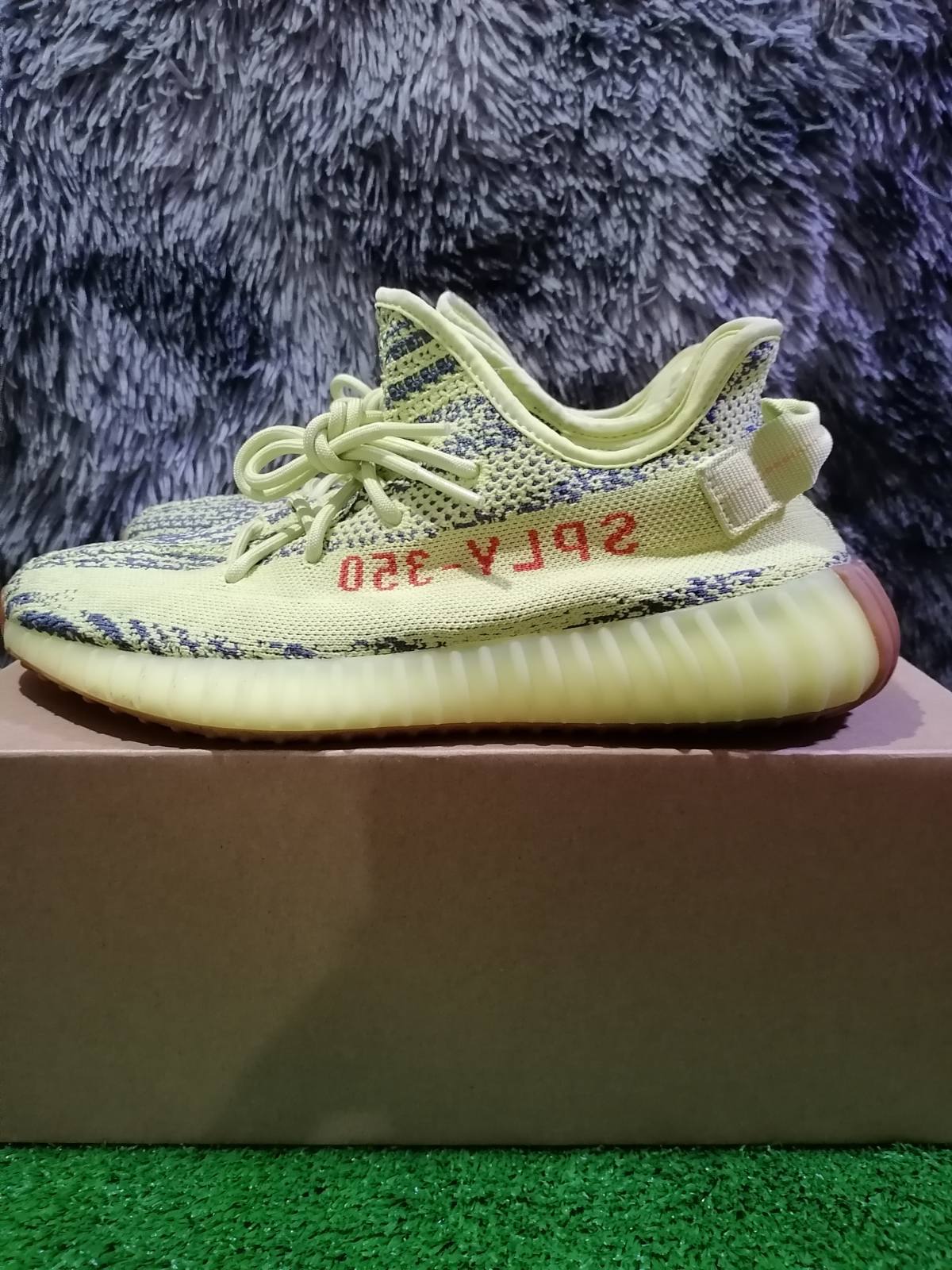 ADIDAS YEEZY BOOST 350 V2 SEMI FROZEN YELLOW (PRE-OWNED) B37572 SIZE 12