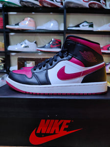 (Pre-owned) Air Jordan 1 Mid "Bred Toe" (554724-066)