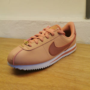 Women's Nike Cortez PRM "Valentines Day" Embroidered Heart (Pink Quartz/Canyon Pink)