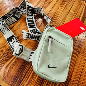 Nike Essentials Small Hip Pack "Mint Green" (Pistachio/Black)(BA5904-321)
