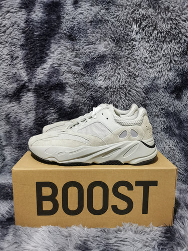 Adidas Yeezy Boost 700 