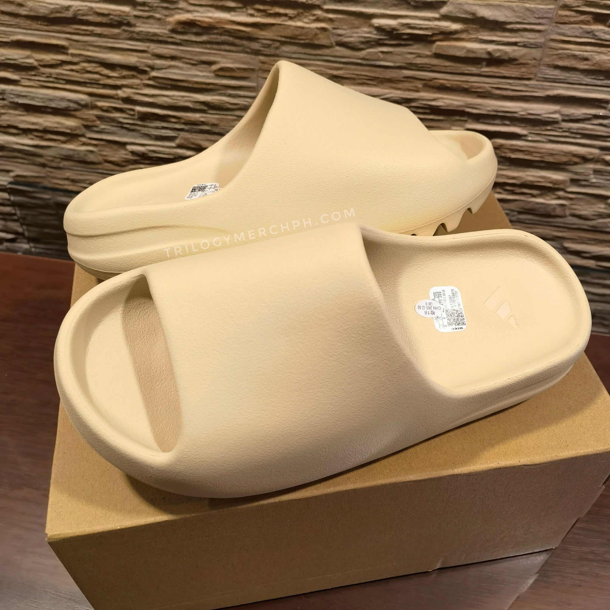 ADIDAS YEEZY Slide "Bone" (2022)(FZ5897) Trilogy Merch PH ADIDAS YEEZY Slide "Bone" (2022)(FZ5897) Trilogy Merch PH