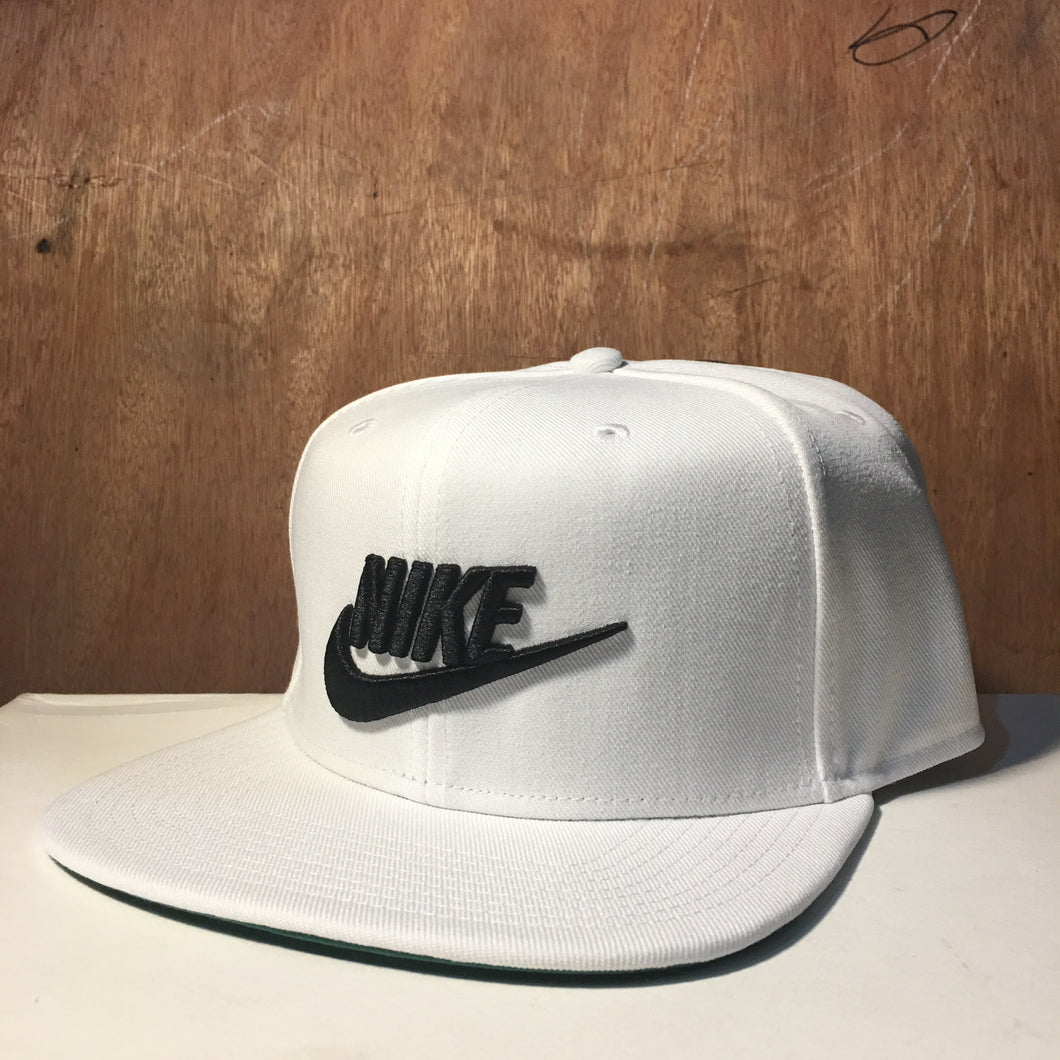 Nike Sportswear Pro Cap (White/ Green / Black)