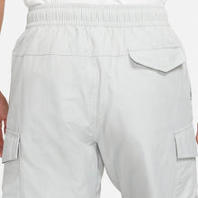 Men's Nike Embroidered Woven Cargo Shorts (Light Smoke Grey)(DD4729-077)