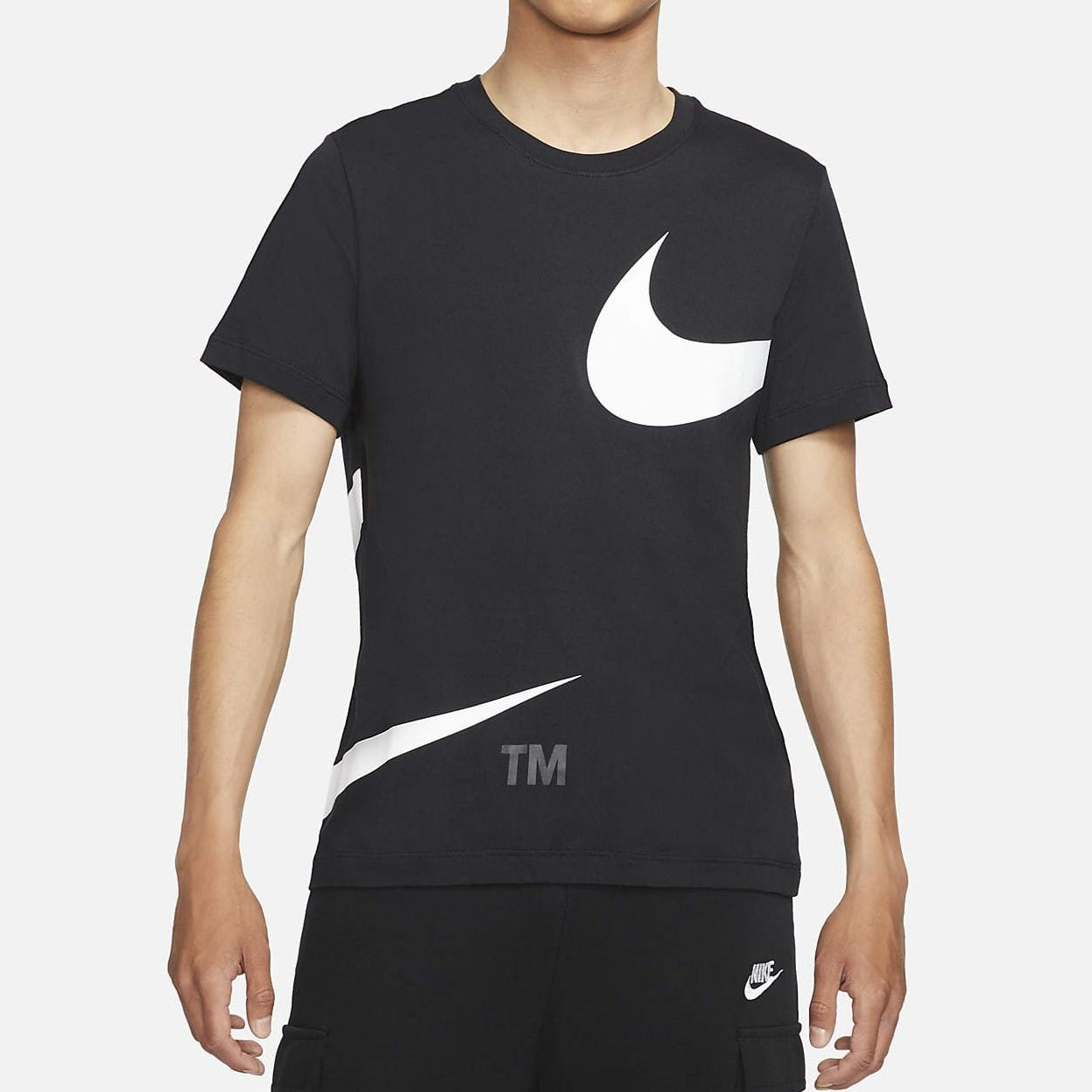 Mount Bank Inpakken Vergelijking Men's Nike Sportswear "Oversized Side Swoosh" Tee (Black/White)(DD3350 –  Trilogy Merch PH