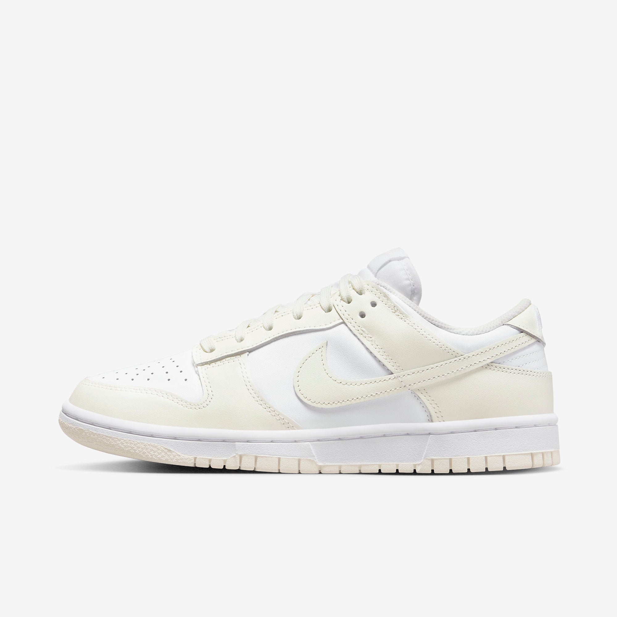 Women's Nike Dunk Low 