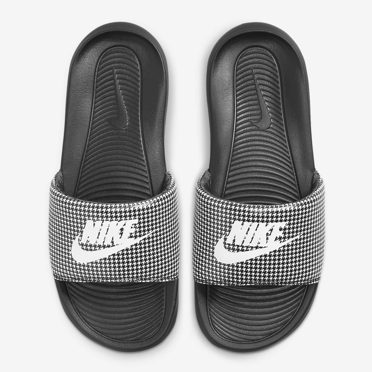 公式正規品!★Nike Victori One Print Slides Buy Nike Victori One Men's Printed Slides - Black/Black