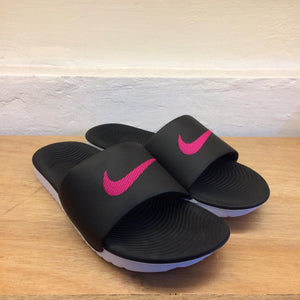 Women's Nike Kawa Solarsoft Slides (Black/Vivid Pink)