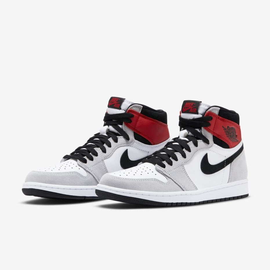 シューズ(男性用) AJ1 High OG White/Black/Light Smoke Grey Amazon.com | Nike Men's Air Jordan 1 High OG Shoes, Black