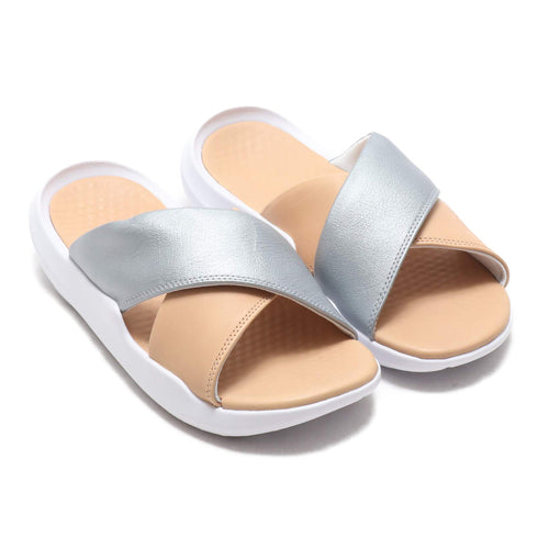 Women's Nike Benassi Future Cross SE (Bio Beige Metallic Silver)